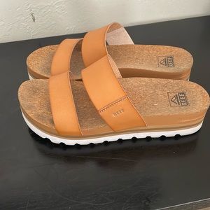 Reef brand Cushion Vista Hi sandals